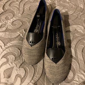 Rothys Taupe Heather Flat (8.5)